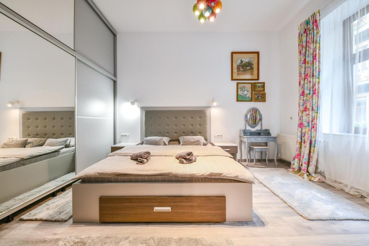 Glam Apartment Cluj-Napoca Exterior photo