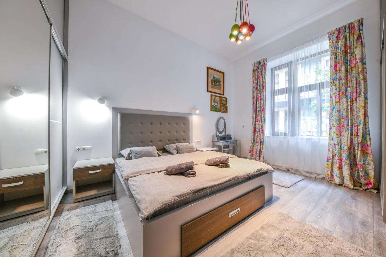 Glam Apartment Cluj-Napoca Exterior photo